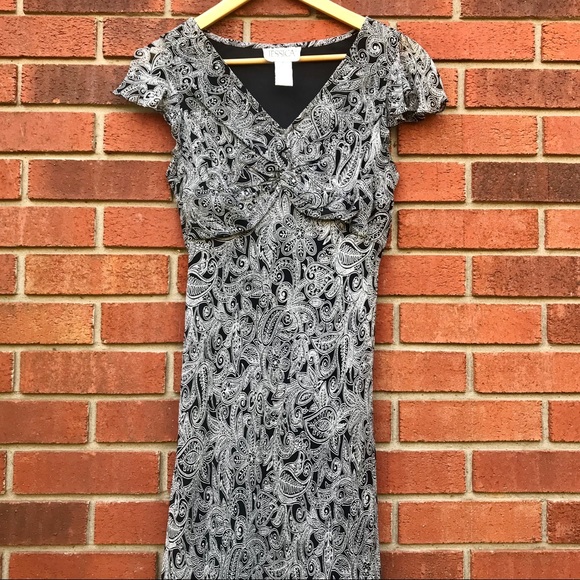 Printed Maxi Dress - Picture 16 of 16